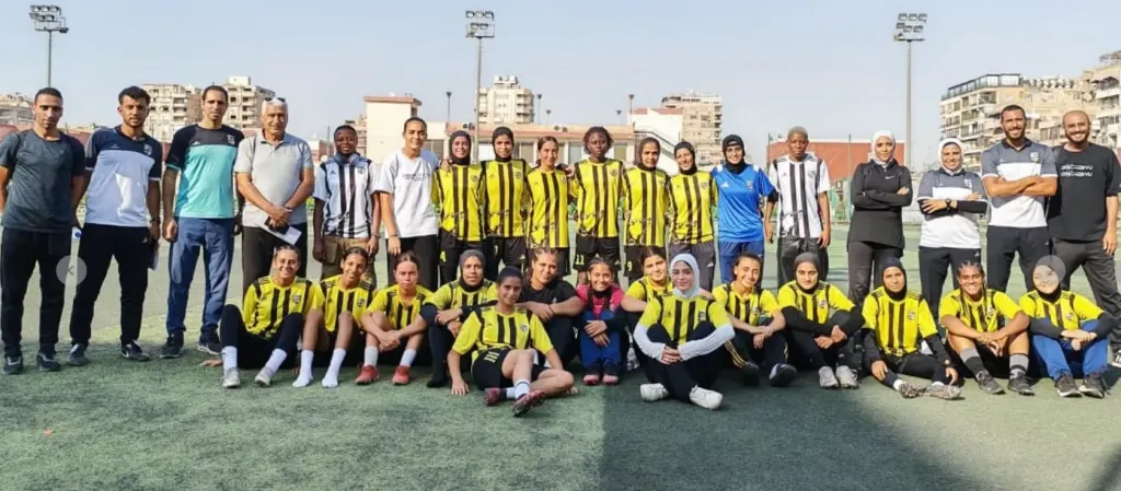 فريق سيدات المقاولون والجهاز الفنى