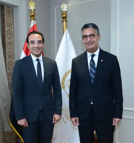 الاستاذ احمد كمال