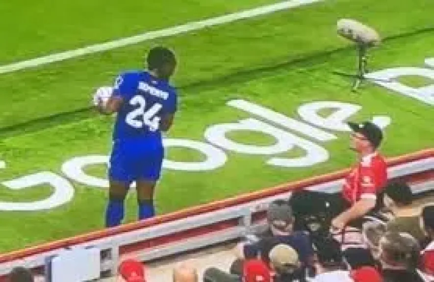 حظر مشجع من ملاعب انجلترا