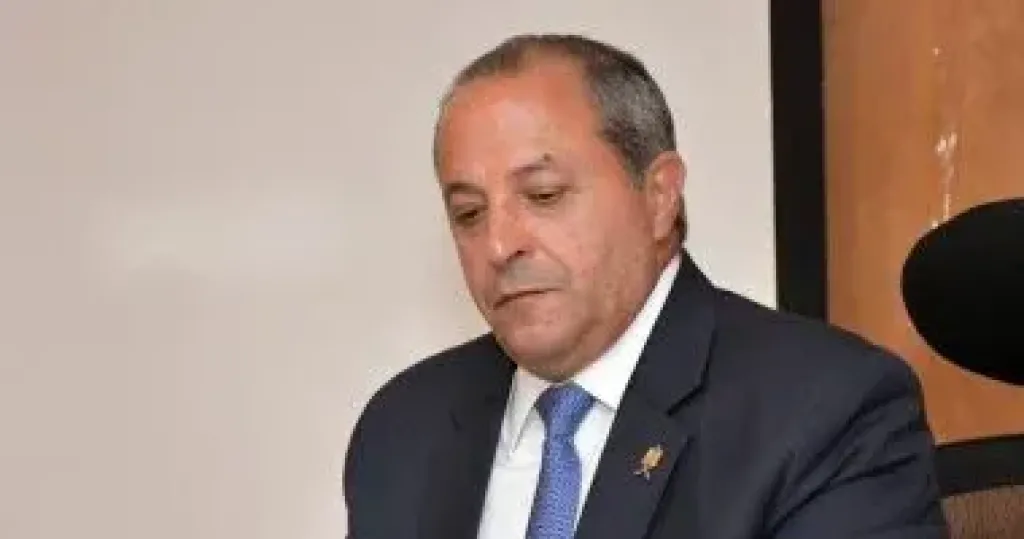 المحافظ 
