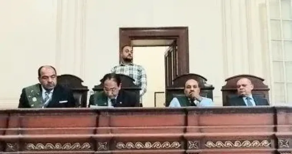 محكمة 