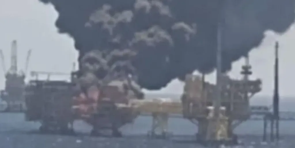 حريق فى بئر نفط