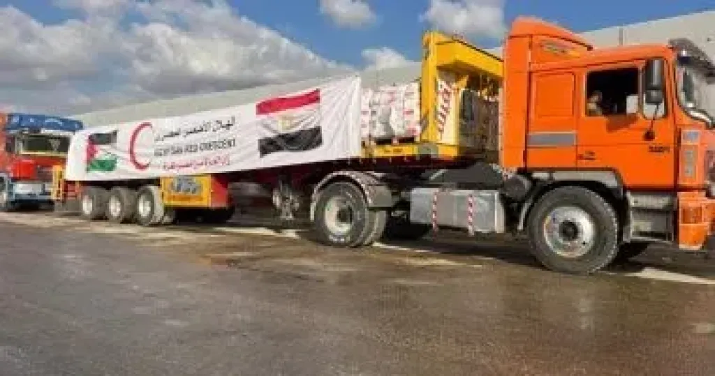 قافلة زاد العزة الـ 56