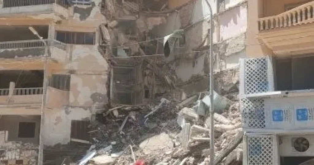 العقار المنهار