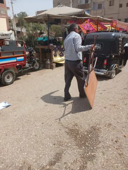 جانب من متابعه 
