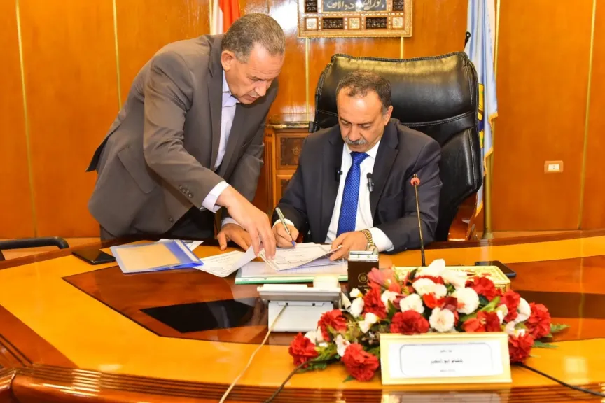 محافظ أسيوط 