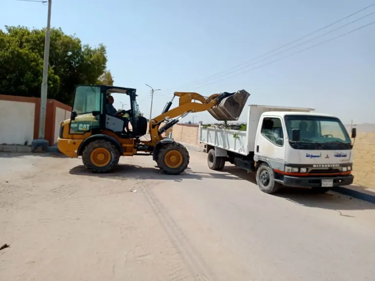 جانب من متابعه 