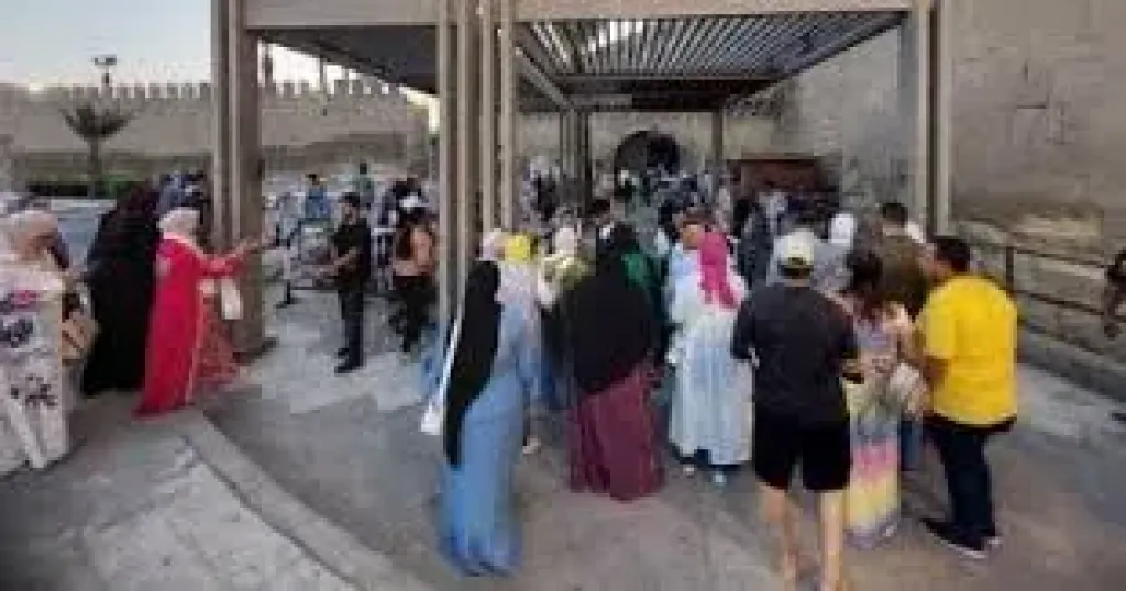 توافد الجماهير لحفل مدحت صالح