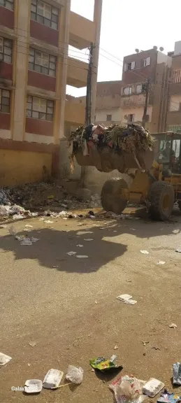 جانب من متابعه 