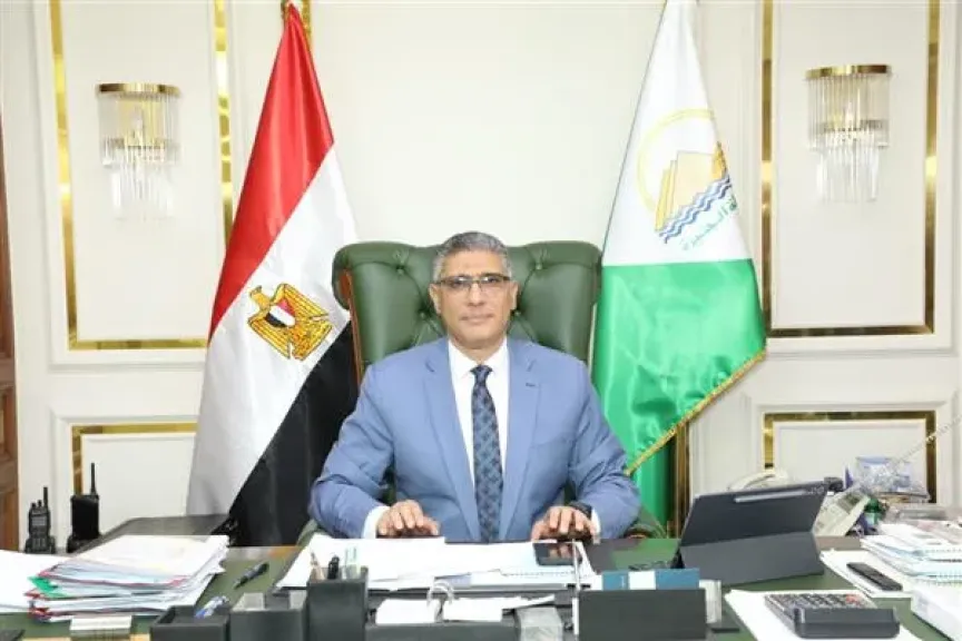 المهندس عادل النجار محافظ الجيزة خلال الاجتماع