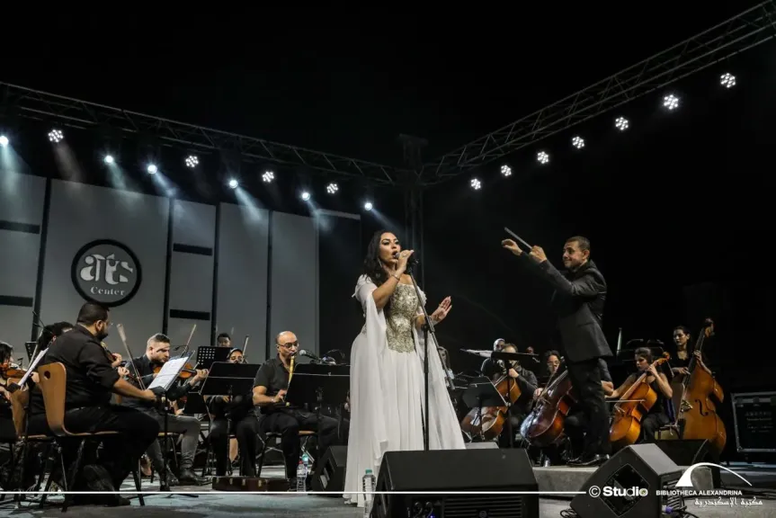 الفنانة مروة ناجيالمسرح المكشوفمكتبة الإسكندرية