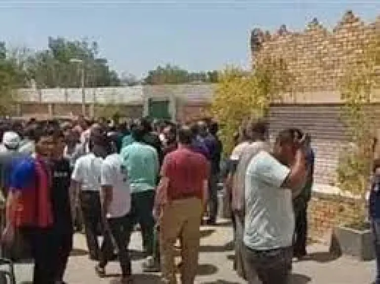 تشييع جثمان أحد ضحايا غرق شاطئ أبو تلات