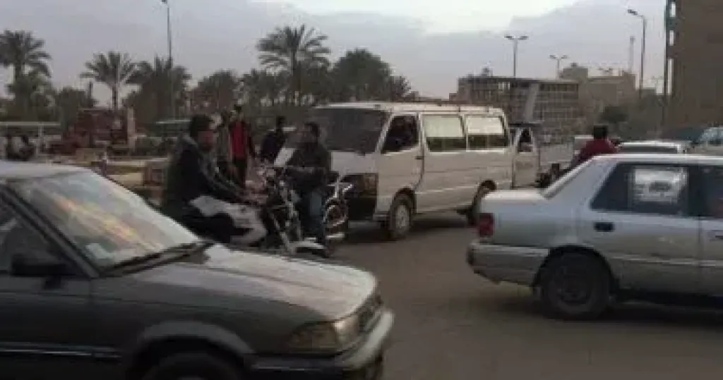 السير عكس الاتجاه 