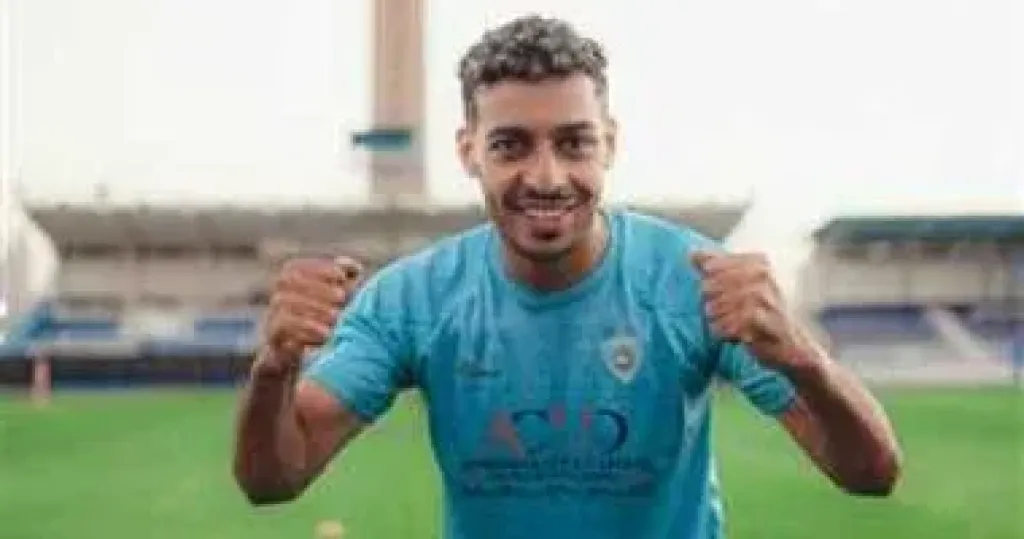 محمود نبيل لاعب خط وسط فريق غزل المحلة