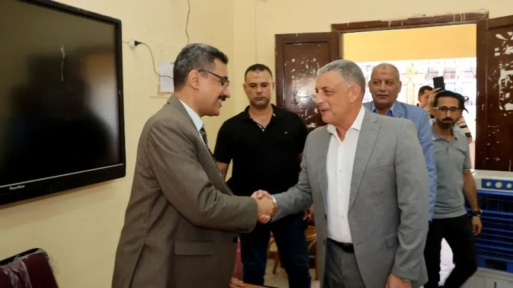 محافظ الإسماعيلية يتابع ميدانيًّا انتظام سير انتخابات جولة الإعادة لمجلس الشيوخ
