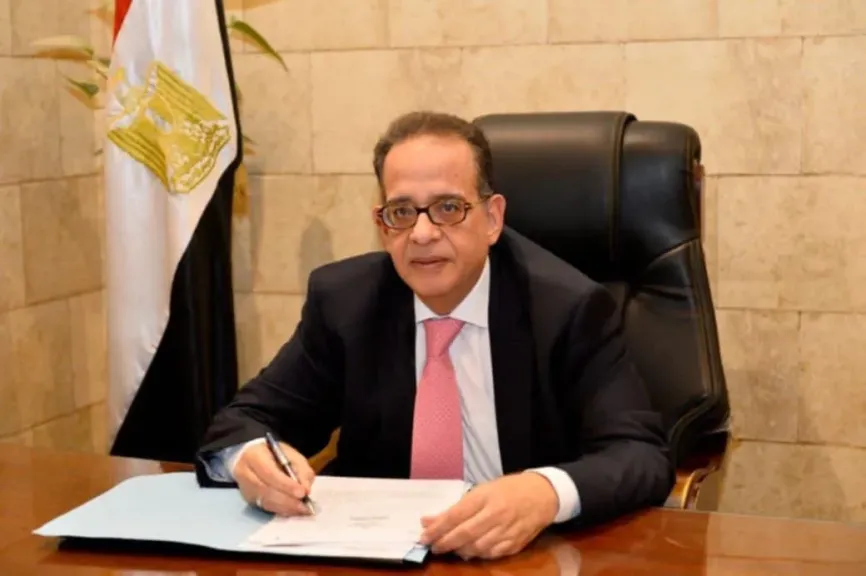طارق عبد العزيز 