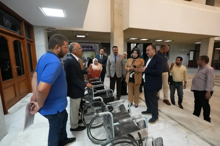 جانب من متابعه 