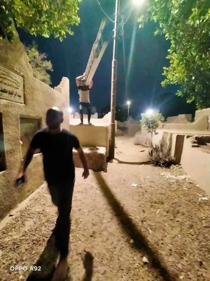 جانب من متابعه 