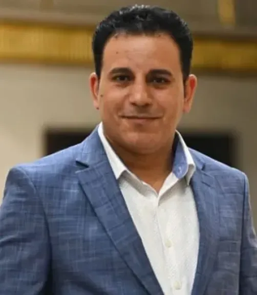 الكاتب الصحفي محمد طلعت