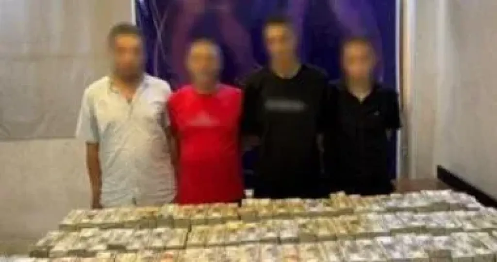 المتهمين 