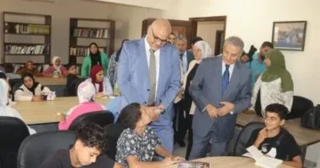 الحوار مع الأطفال بالمكتبة