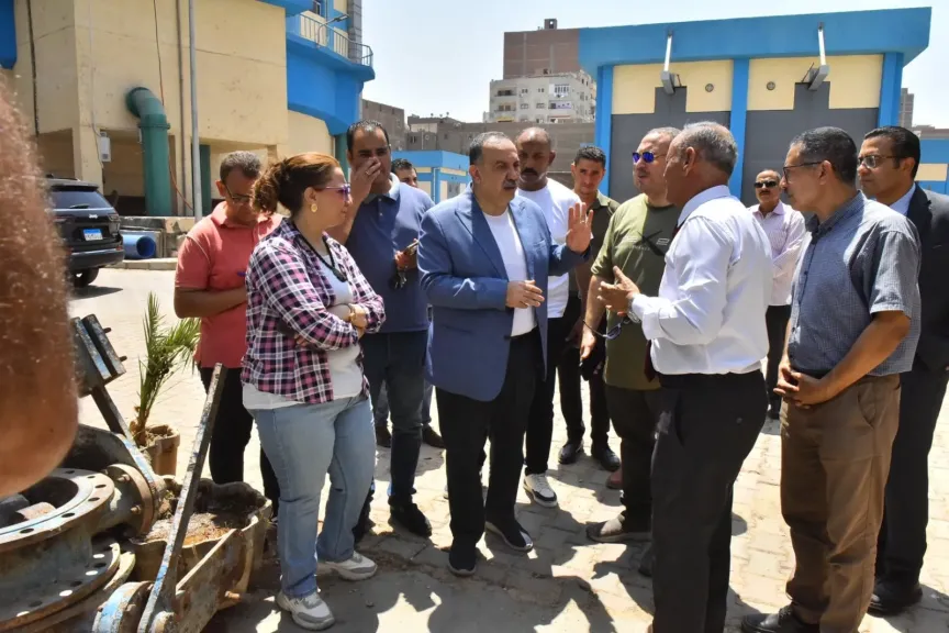 جانب من متابعه 