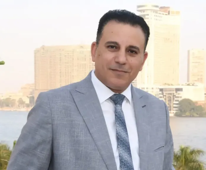 الكاتب الصحفي محمد طلعت 
