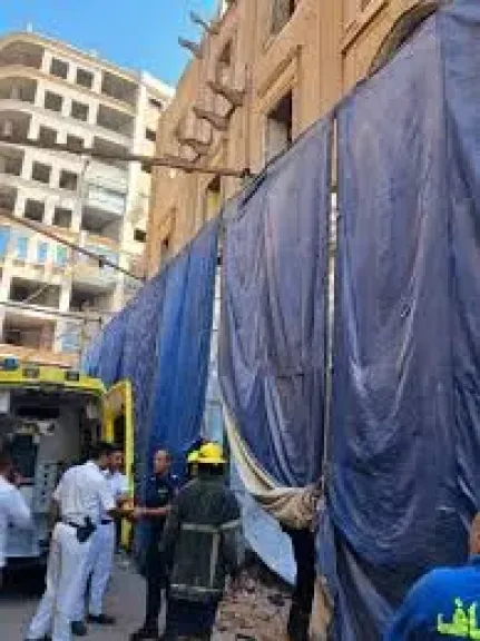 انهيار منزل