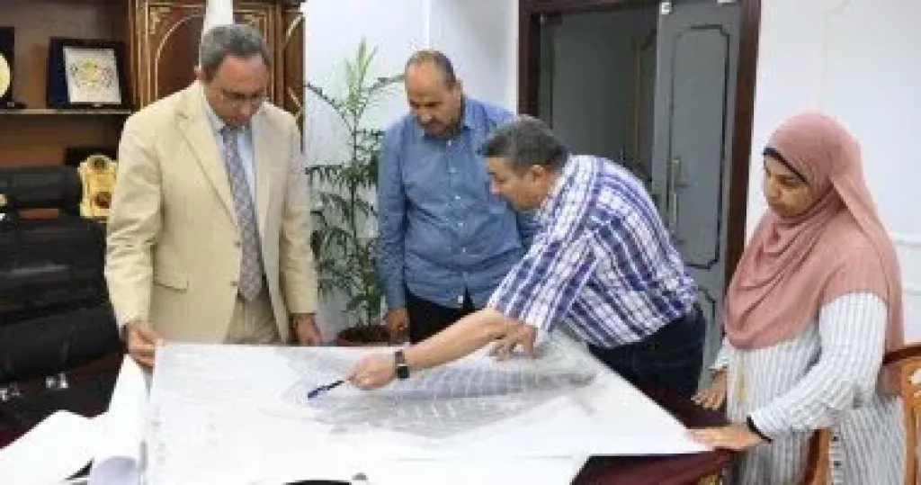 محافظ قنا 