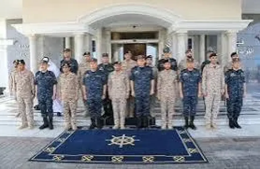قائد القوات البحرية يلتقي رئيس أركان القوات البحرية الملكية 