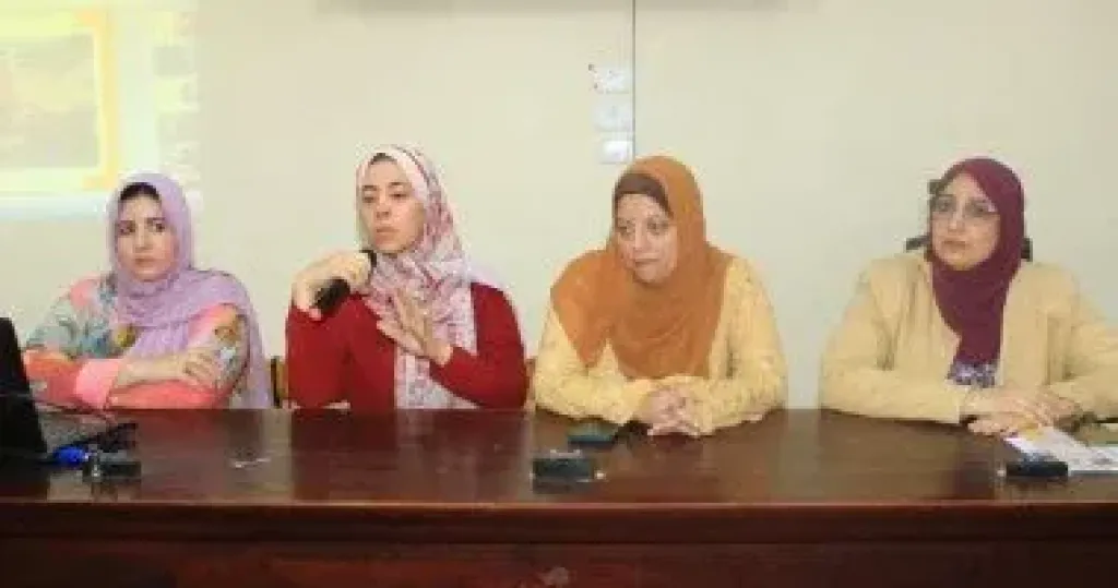 جانب من الندوة 
