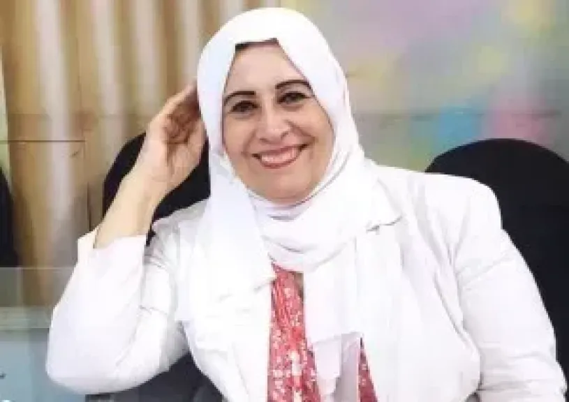 الكاتبة الصحفية امال ربيع 
