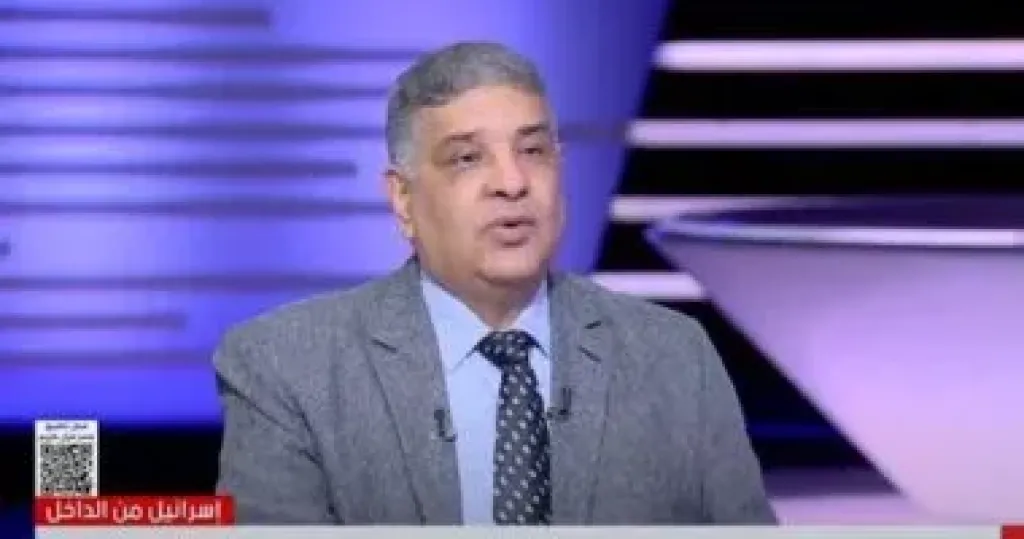 أشرف أبو الهول  