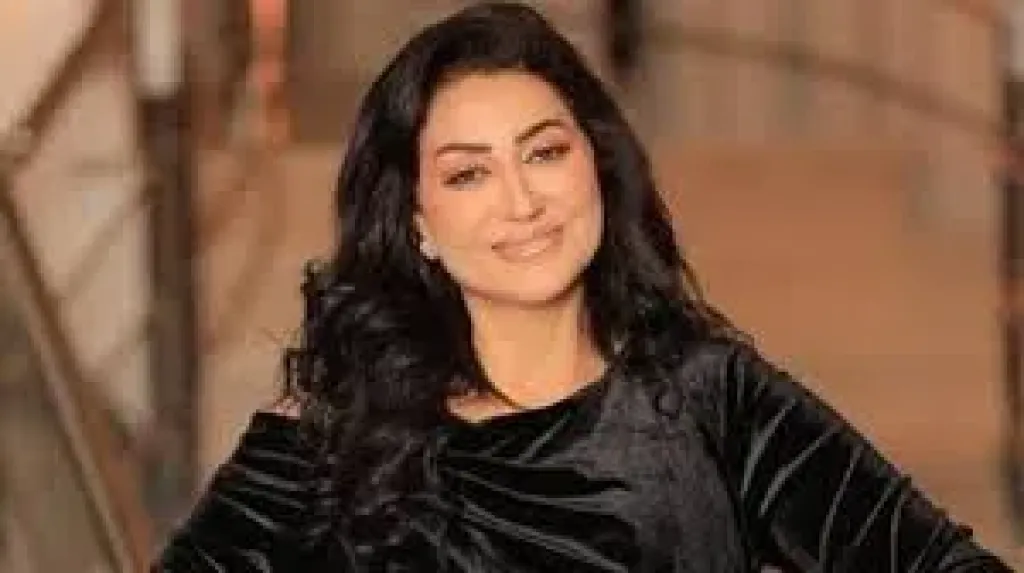 وفاء عامر