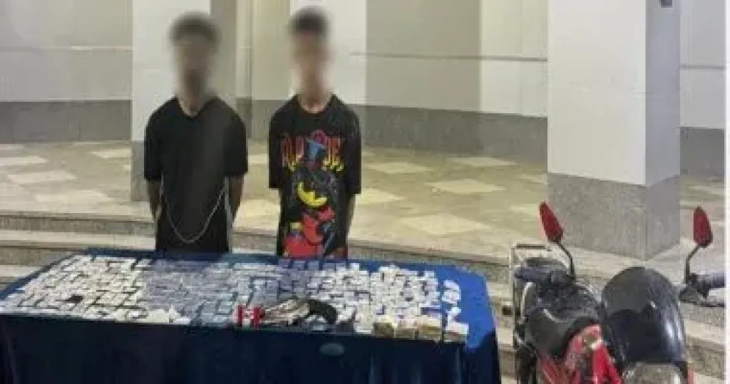 المتهمين 