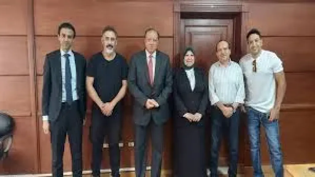 عمرو مصطفي
