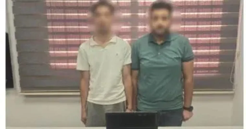 المتهمين 
