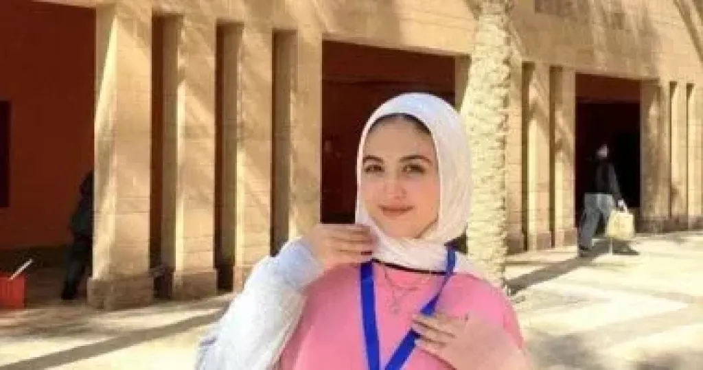 الطالبة سارة العدل