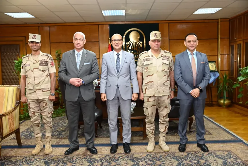 جانب من متابعه 