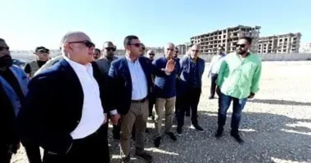 وزير الإسكان 
