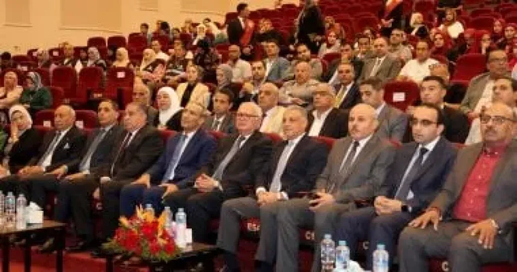 جانب من الندوة 