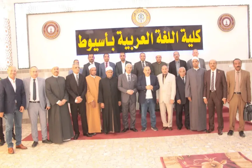 جانب من متابعه 