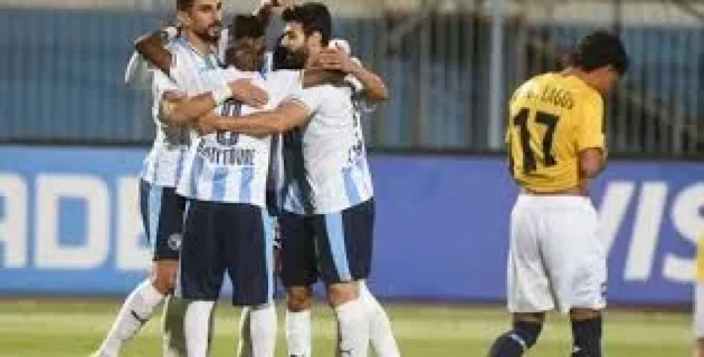 بيراميدز وأوكلاند سيتى