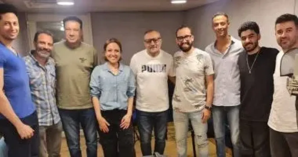 مى كساب و الموزع أكرم عادل