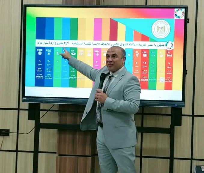 جانب من متابعه 