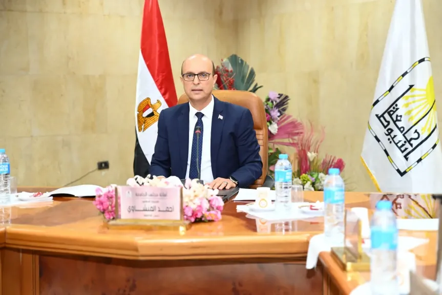 جانب من متابعه 