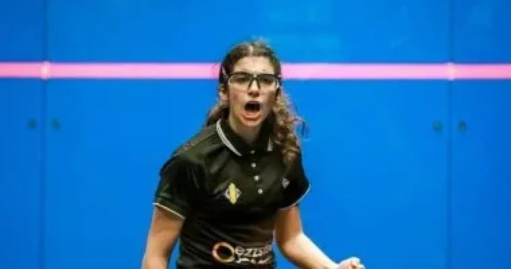 أمينة عرفي لاعبة الاسكواش