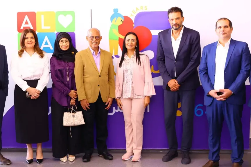 وزيرة التضامن فى مستشفي الناس
