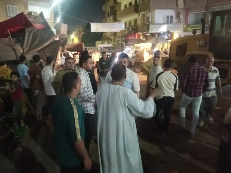 جانب من متابعه 