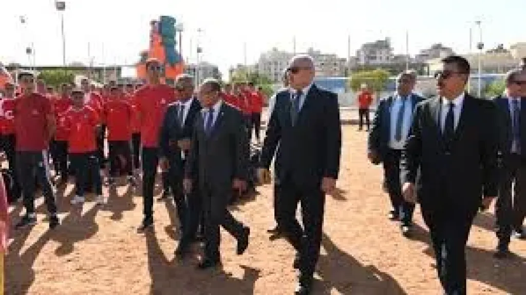 جانب من تحيه العلم
